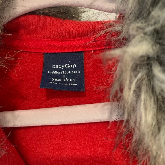 Gap logo red zip up with fur trimmer hood. Size 2. - Picture 3 of 5